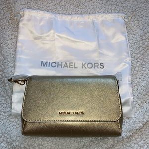 Michael Kors Crossbody Clutch